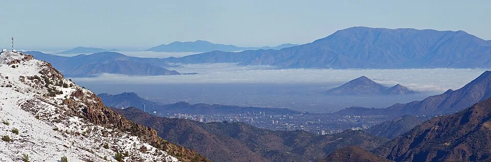 Santiago y la cordillera